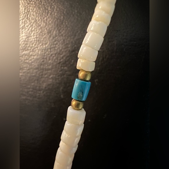Vintage White Shell & Turquoise Surfers Necklace - Picture 2 of 6